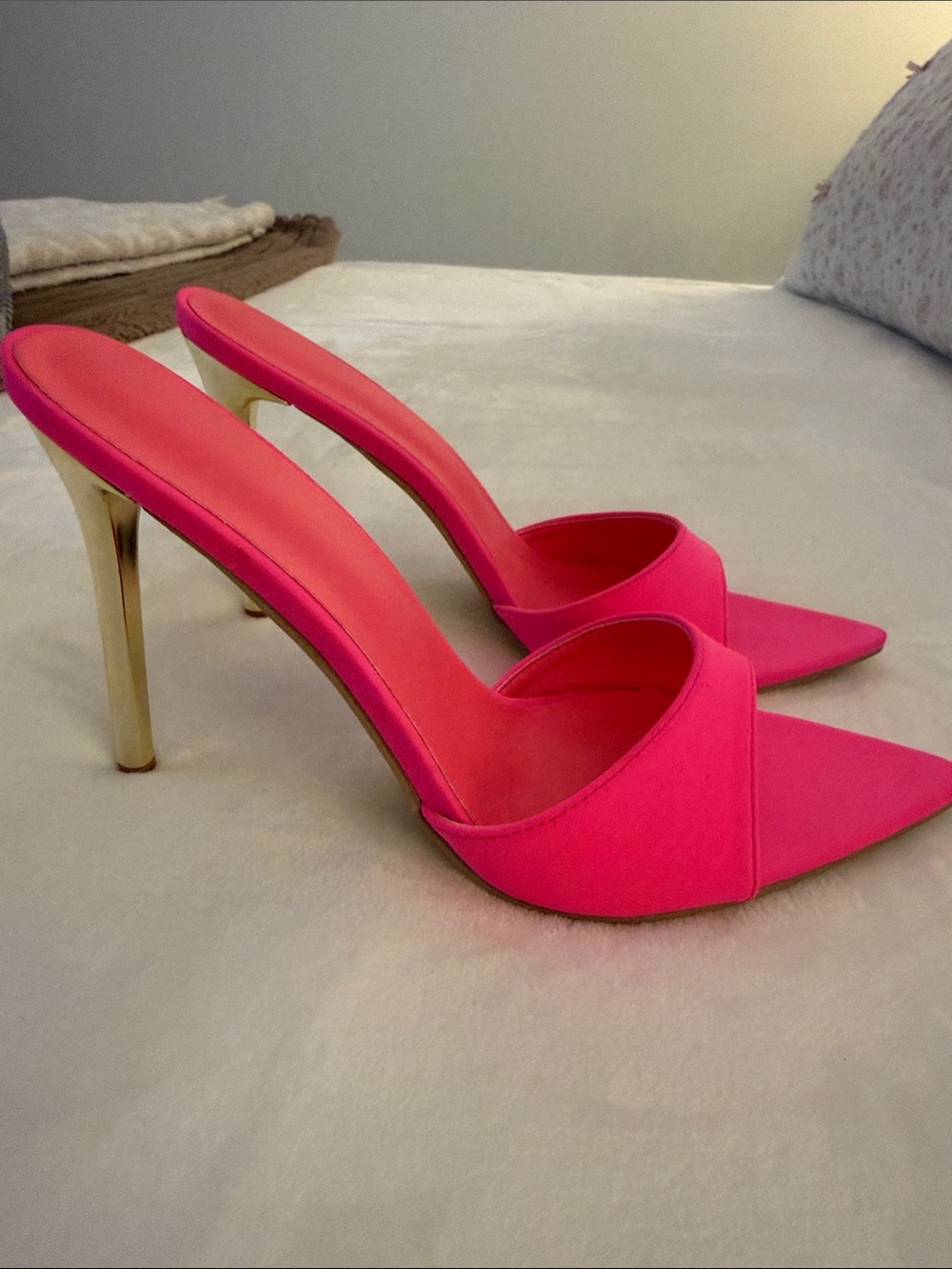 Women's Hot Pink Pointed Toe Stiletto Mules